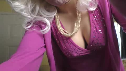 Snapshot of candisaint chatting on March 6, 7:10 pm Candi Saint online show from March 6, 7:10 pm