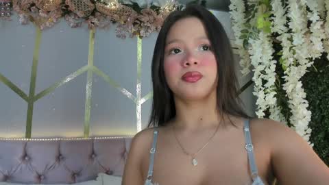 Snapshot of candy_beck chatting on December 9, 7:39 pm Candy Beck online show from December 9, 7:39 pm