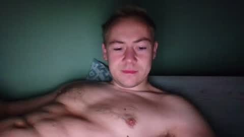 Snapshot of candy_boy_xoxo chatting on June 14, 4:58 am candy_boy_xoxo online show from June 14, 4:58 am