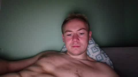 Snapshot of candy_boy_xoxo chatting on June 20, 3:04 pm candy_boy_xoxo online show from June 20, 3:04 pm
