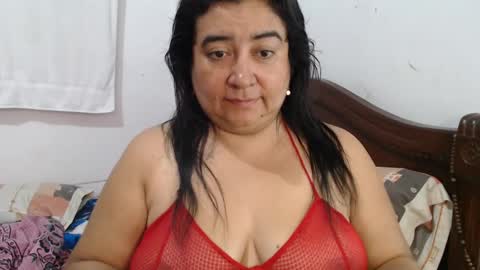 Snapshot of candy_candi chatting on December 23, 5:17 am lucy online show from December 23, 5:17 am