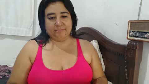 Snapshot of candy_candi chatting on January 7, 3:14 am lucy online show from January 7, 3:14 am