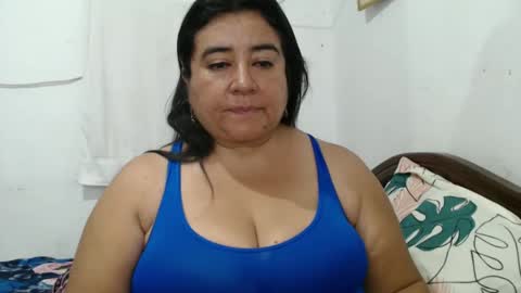 Snapshot of candy_candi chatting on January 24, 3:54 am lucy online show from January 24, 3:54 am