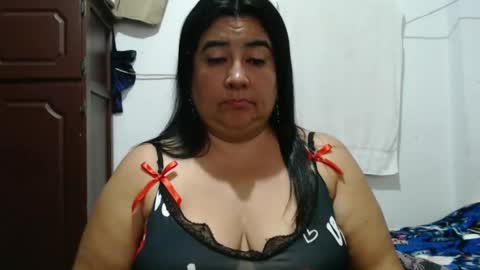Snapshot of candy_candi chatting on January 25, 3:19 am lucy online show from January 25, 3:19 am