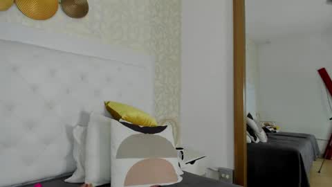 candy eyes  online show from June 5, 6:52 am