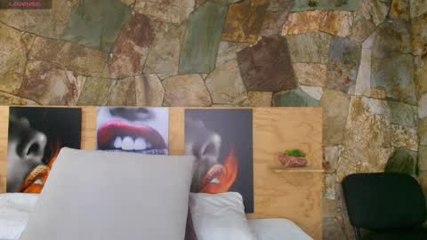 Snapshot of candy_feett chatting on October 11, 9:02 pm Jolie online show from October 11, 9:02 pm