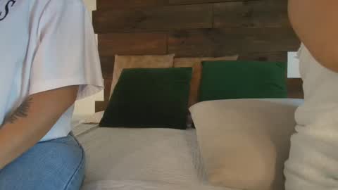 Snapshot of candy_feett chatting on October 16, 8:32 pm Jolie online show from October 16, 8:32 pm