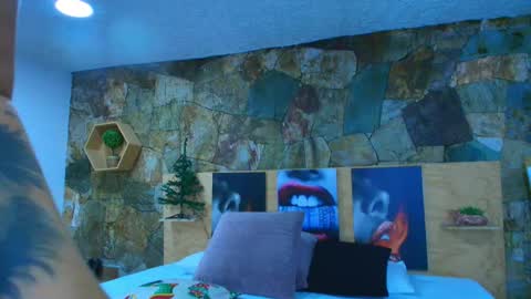 Jolie online show from November 18, 8:24 pm