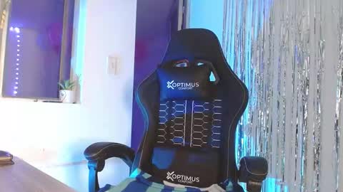 Snapshot of candy_giuliana21 chatting on March 6, 2:08 am candy_giuliana21 online show from March 6, 2:08 am