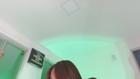 Snapshot of candy_giuliana21 chatting on March 21, 2:05 am candy_giuliana21 online show from March 21, 2:05 am