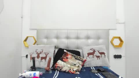 Snapshot of candy_hotsexxxx chatting on December 5, 3:15 am candy_hotsexxxx online show from December 5, 3:15 am