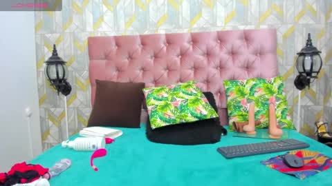Snapshot of candy_hotsexxxx chatting on February 9, 3:00 am candy_hotsexxxx online show from February 9, 3:00 am