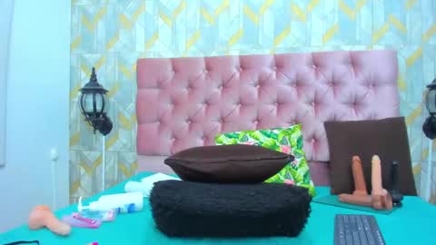 Snapshot of candy_hotsexxxx chatting on February 10, 4:52 am candy_hotsexxxx online show from February 10, 4:52 am