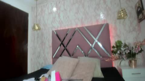 Snapshot of candy_hott7 chatting on April 2, 11:41 am Candy hot online show from April 2, 11:41 am