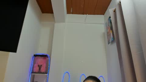 Snapshot of candy_kitty7343 chatting on June 11, 4:43 am candy_kitty7343 online show from June 11, 4:43 am
