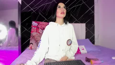 Leila  online show from November 14, 4:00 am