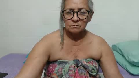 Snapshot of candy_mature_ chatting on September 22, 10:56 pm candy online show from September 22, 10:56 pm