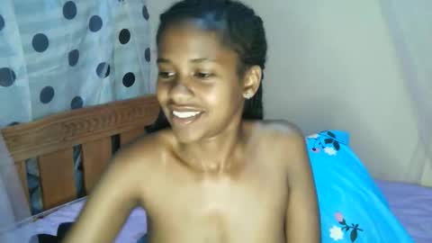 Snapshot of candybrown001 chatting on January 8, 8:16 am candybrown001 online show from January 8, 8:16 am