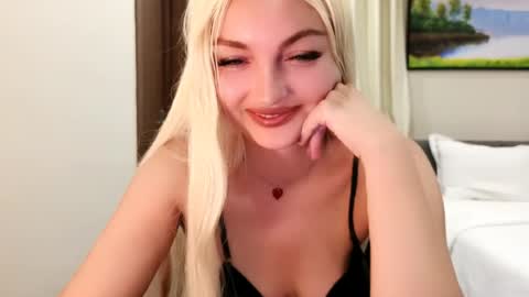 Snapshot of candycathc chatting on June 23, 1:20 pm candycathc online show from June 23, 1:20 pm