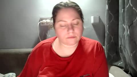 Laura online show from December 18, 6:25 pm