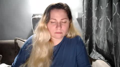 Laura online show from February 10, 10:25 pm