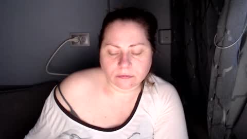 Laura online show from May 3, 3:29 pm