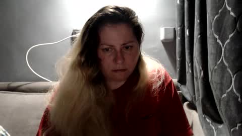 Laura online show from May 12, 10:07 pm