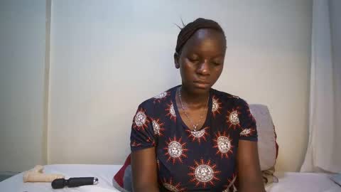 Snapshot of candycurly_ chatting on February 4, 10:54 am candycurly_ online show from February 4, 10:54 am