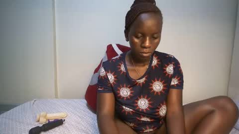 Snapshot of candycurly_ chatting on February 11, 12:17 am candycurly_ online show from February 11, 12:17 am