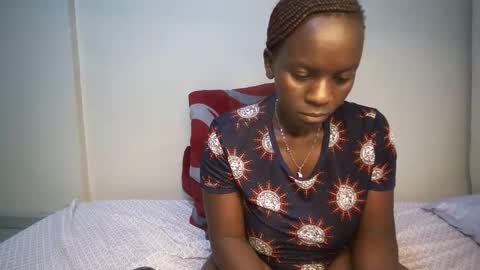 Snapshot of candycurly_ chatting on February 11, 11:33 pm candycurly_ online show from February 11, 11:33 pm