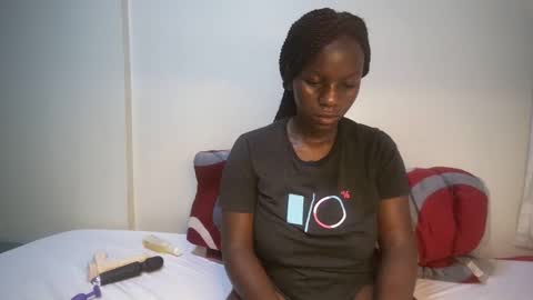 Snapshot of candycurly_ chatting on March 5, 12:27 am candycurly_ online show from March 5, 12:27 am