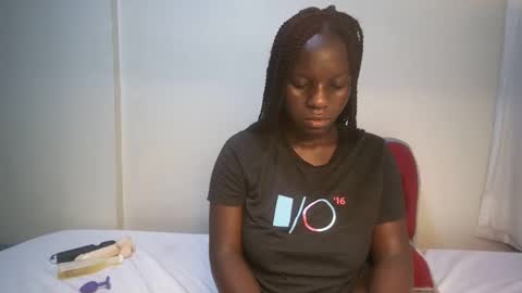 Snapshot of candycurly_ chatting on March 5, 2:56 pm candycurly_ online show from March 5, 2:56 pm