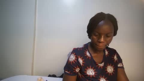 Snapshot of candycurly_ chatting on March 8, 4:39 pm candycurly_ online show from March 8, 4:39 pm