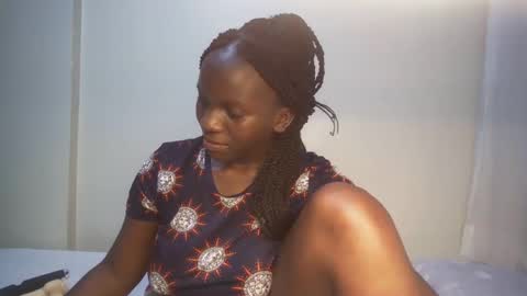 Snapshot of candycurly_ chatting on March 9, 2:18 am candycurly_ online show from March 9, 2:18 am