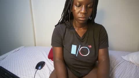 Snapshot of candycurly_ chatting on October 7, 2:53 am candycurly_ online show from October 7, 2:53 am