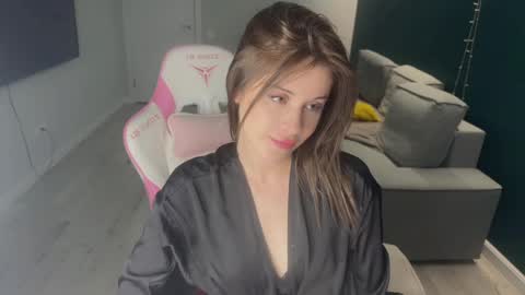 You can call me HH online show from May 13, 6:38 pm