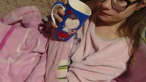 Snapshot of candylady13 chatting on December 3, 12:35 am say meow and send tips online show from December 3, 12:35 am