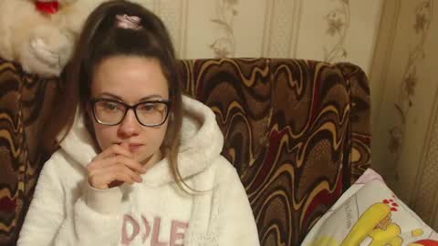 Snapshot of candylady13 chatting on February 27, 9:22 am say meow and send tips online show from February 27, 9:22 am