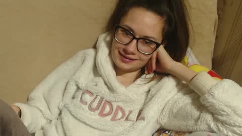 Snapshot of candylady136 chatting on March 3, 10:20 pm say meow and send tip online show from March 3, 10:20 pm