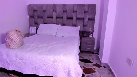 Snapshot of candymeyerss chatting on December 5, 5:26 am Candy online show from December 5, 5:26 am