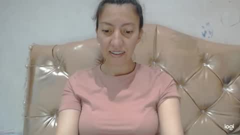 Snapshot of candymilfff chatting on February 8, 7:16 pm candymilfff online show from February 8, 7:16 pm