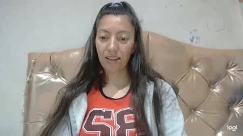 Snapshot of candymilfff chatting on February 11, 9:35 pm candymilfff online show from February 11, 9:35 pm