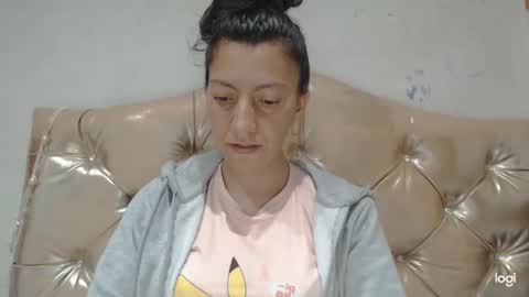 Snapshot of candymilfff chatting on February 13, 9:27 pm candymilfff online show from February 13, 9:27 pm