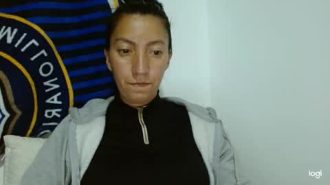 Snapshot of candymilfff chatting on September 10, 4:12 am candymilfff online show from September 10, 4:12 am