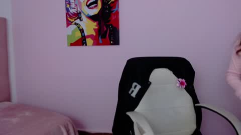 Snapshot of candyre chatting on February 8, 1:54 pm C A N D Y online show from February 8, 1:54 pm