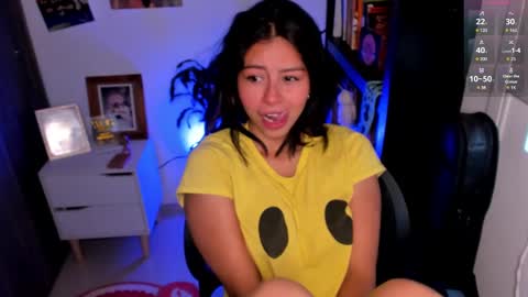 Snapshot of candyxpeach chatting on December 10, 9:54 pm Camilla online show from December 10, 9:54 pm