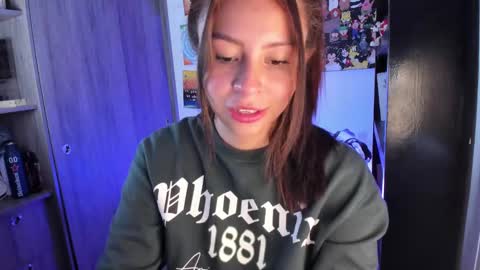 Snapshot of candyxpeach chatting on February 18, 3:54 pm Camilla online show from February 18, 3:54 pm