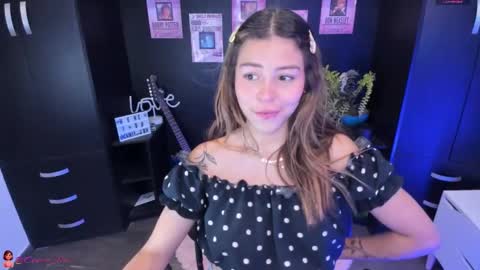 Snapshot of candyxpeach chatting on October 3, 12:40 am Camilla online show from October 3, 12:40 am