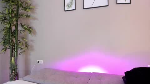 Snapshot of candyy_bella chatting on February 21, 9:54 pm Isabella online show from February 21, 9:54 pm