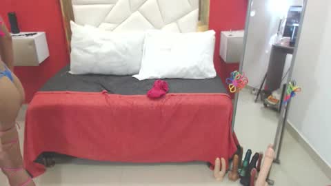 Canela online show from October 4, 2:48 pm